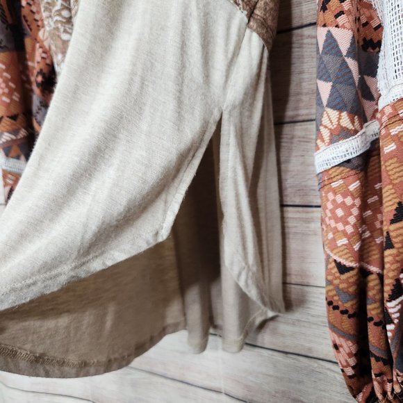 Gimmicks by BKE Brown and Cream Tunic Top - Picture 7 of 16